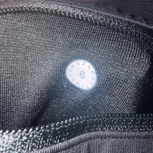 lululemon Black Leggings size 6 - Picture 7 of 8